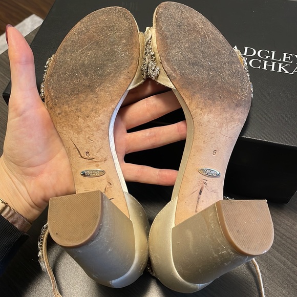 Badgley Mischka Finesse Ivory - Picture 5 of 6